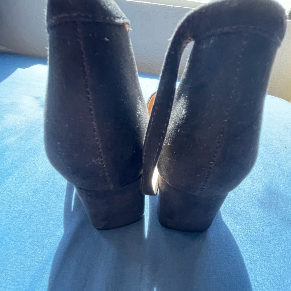 Heels - Picture 8 of 8